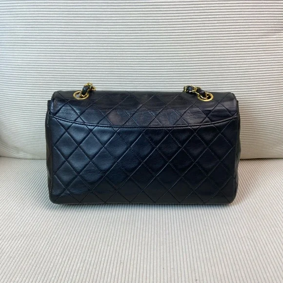 HOLD - CHANEL Vintage Black Lambskin Flap Bag Medium GHW - Picture 2 of 16
